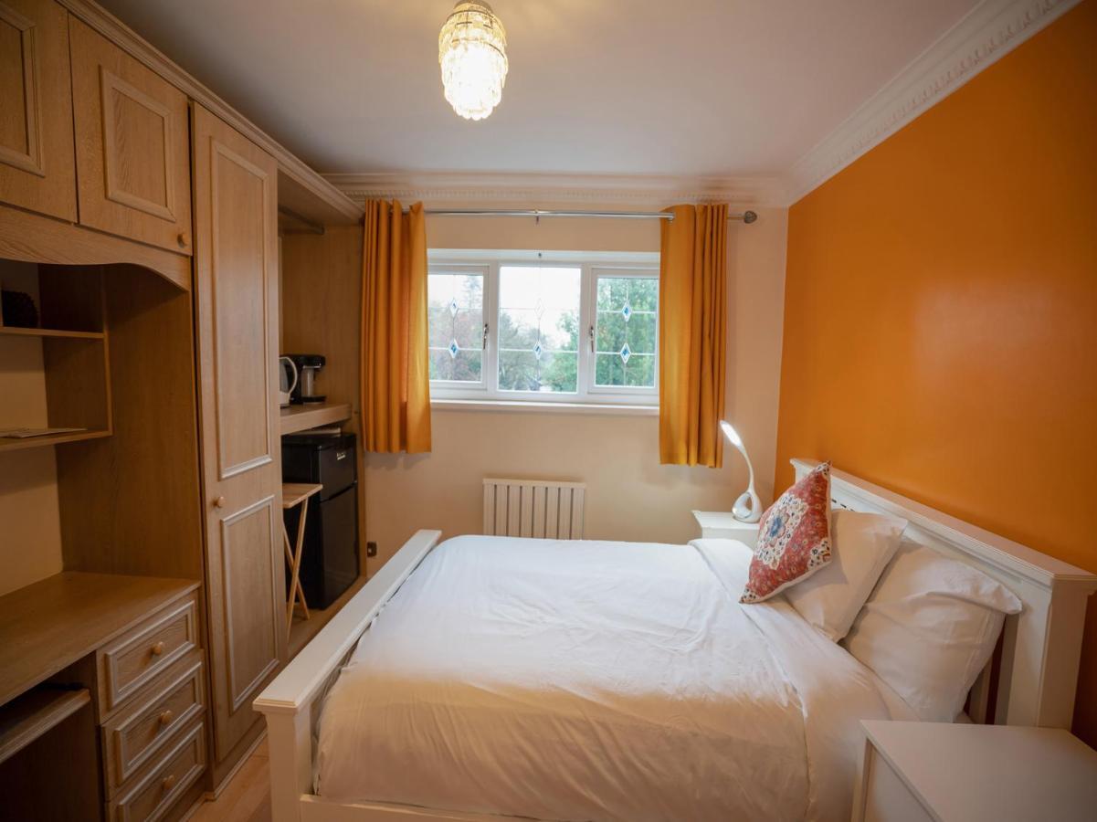 Oyo Oakcroft Guest House Manchester Airport Ringway Luaran gambar