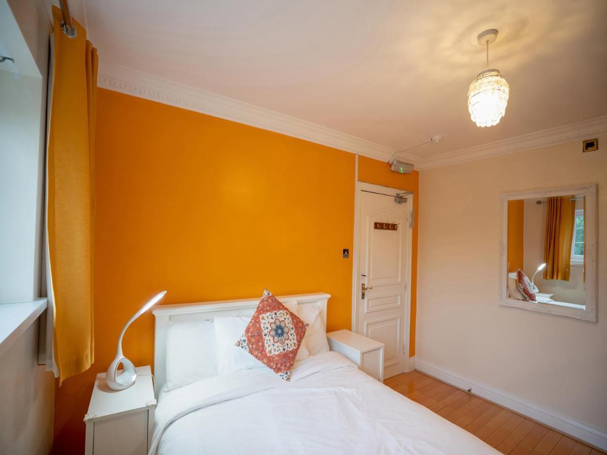 Oyo Oakcroft Guest House Manchester Airport Ringway Luaran gambar