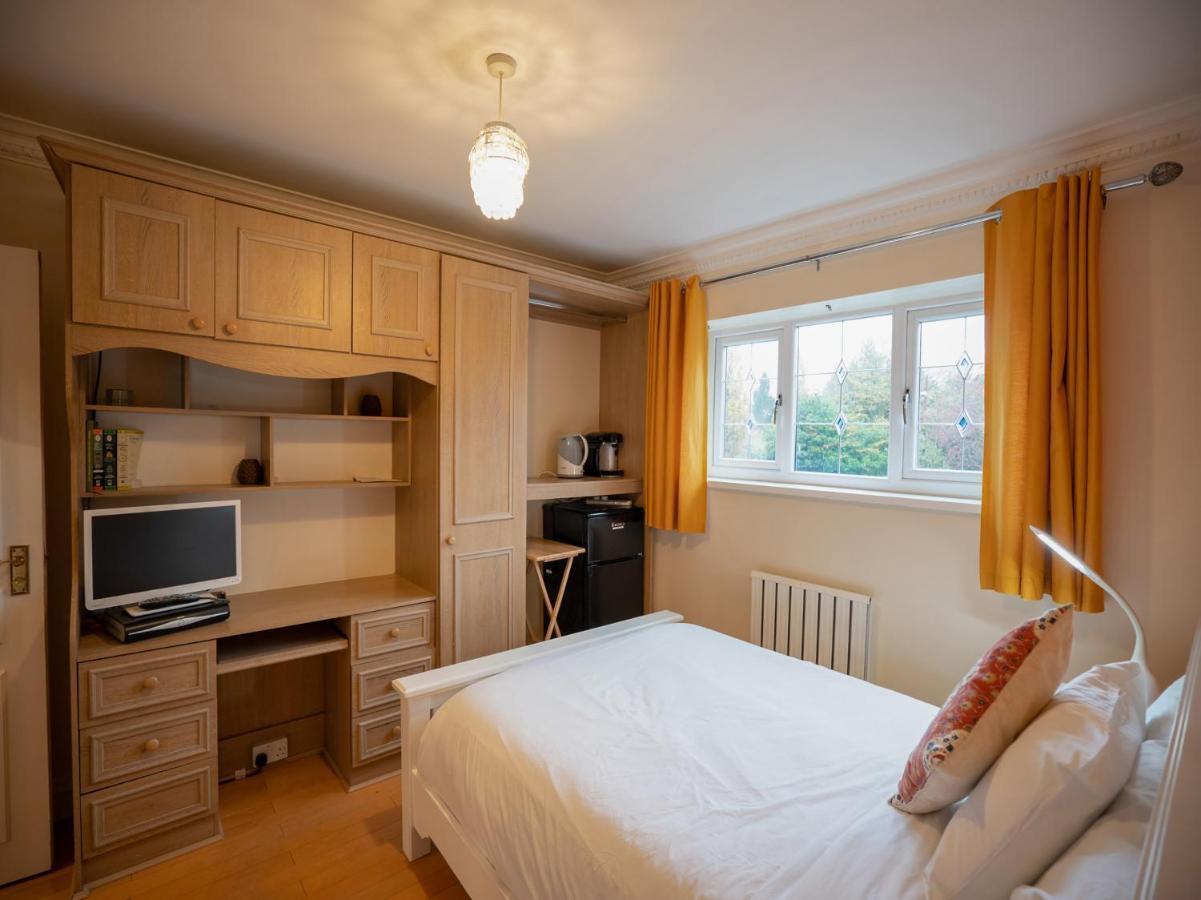 Oyo Oakcroft Guest House Manchester Airport Ringway Luaran gambar