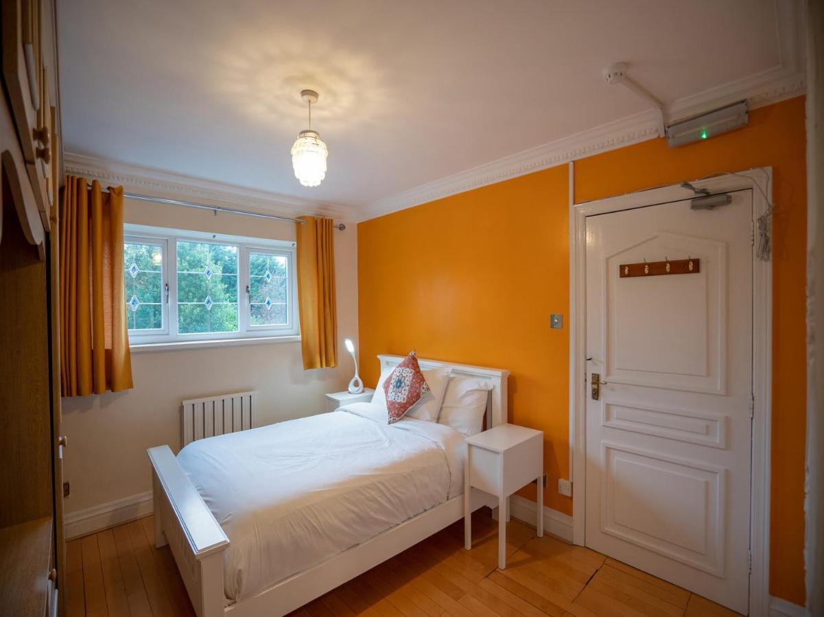 Oyo Oakcroft Guest House Manchester Airport Ringway Luaran gambar