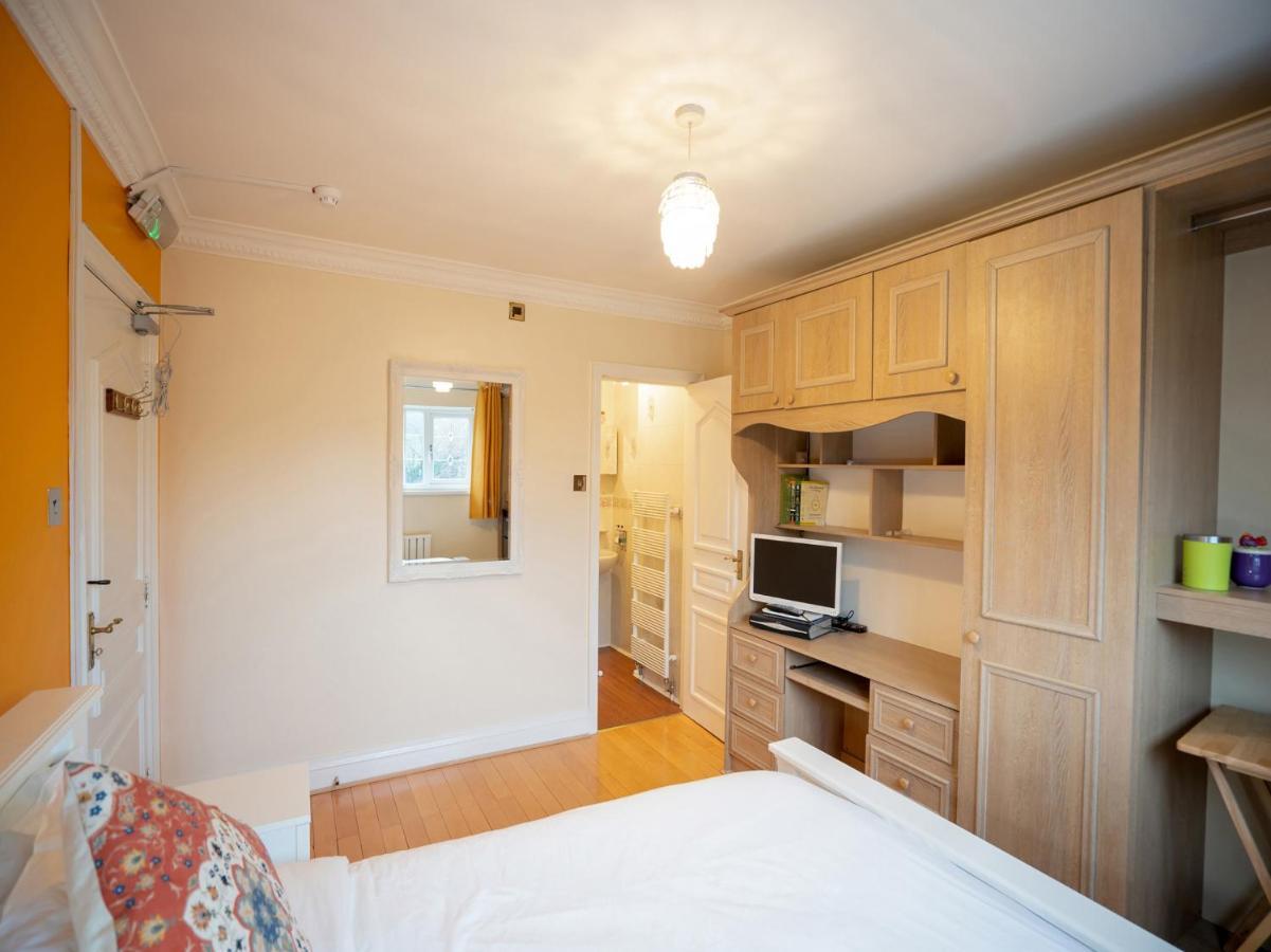 Oyo Oakcroft Guest House Manchester Airport Ringway Luaran gambar